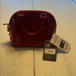 Louis Vuitton/RED Patent leather purse/AUTHENTIC CERTIFIED/make me an offer …